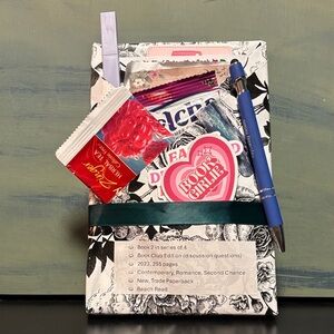 Blind date with a book – Floral wrapping, Book Club Edition with Accessories
